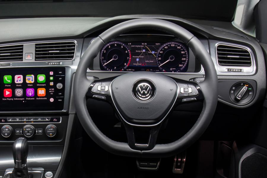 Панель приборов Volkswagen Golf Alltrack 2017 года  (AU) (фото 3 из 29)